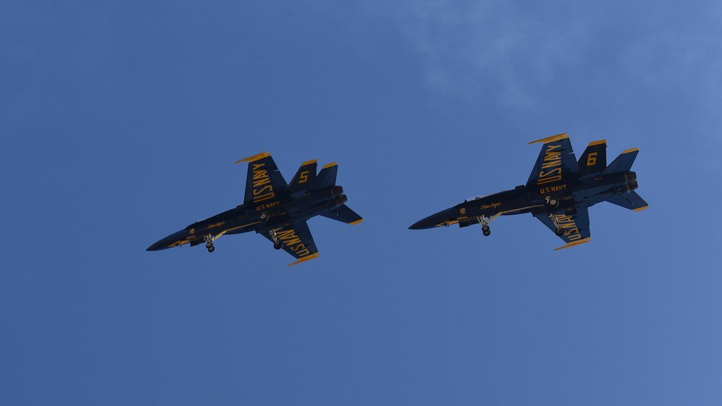 The Blue Angels Flew So Low Over a Florida Beach That Umbrellas Started Flying, and the Navy’s Response Was Priceless